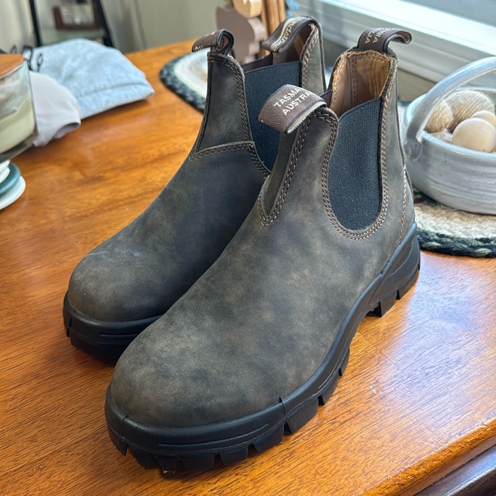 Blundstones Chelsea Lug Boot